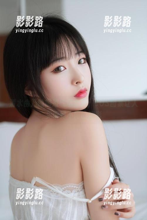 清水由乃的御姐气场全开，COS图集让人见识到不同的精彩