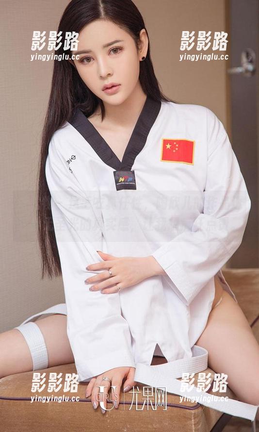 爱尤物-陶欣儿 爱尤物 - 这毛衣真任性,陶欣儿的作品透着种无圣光的真实感,让我想疯狂点赞。