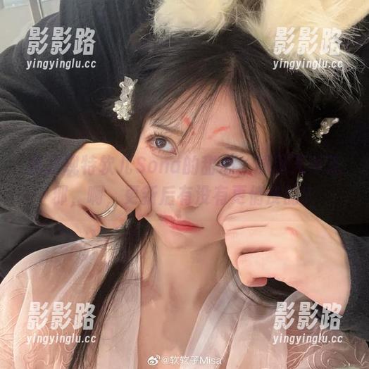 我发现特软儿Sona的甜心，原图天真无邪，啊，更新后有没有更俏皮的？