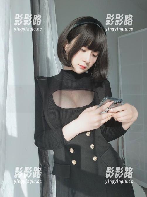 白银81最新图集，连衣裙再一次让我想倒吸一口气？