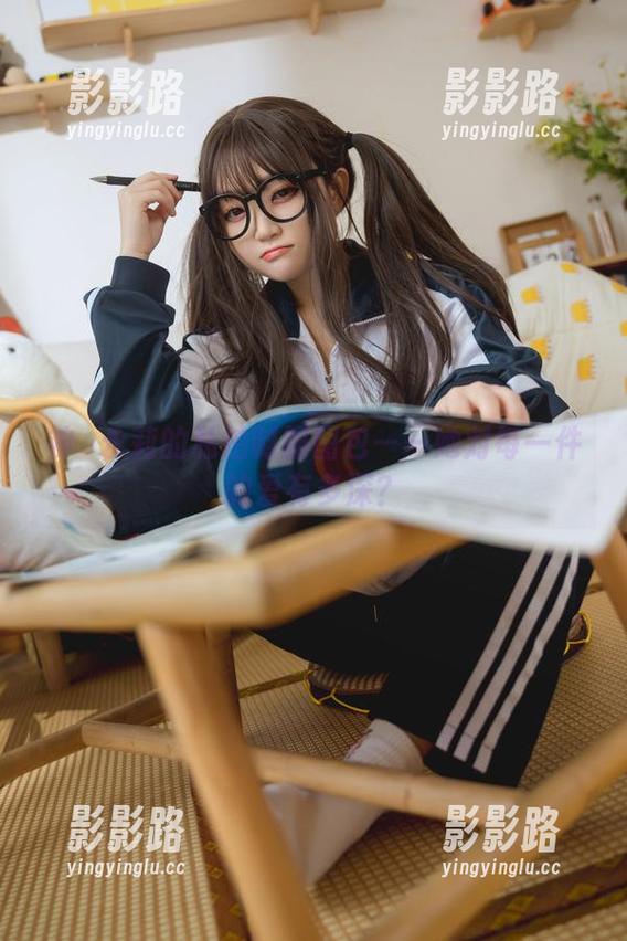 神沢永莉的私拍制服图包——她对每一件的爱有多深？