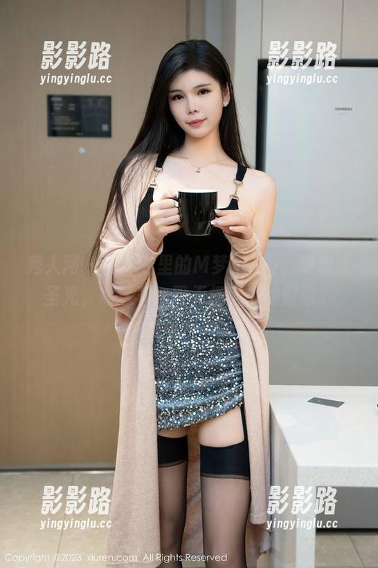 秀人网-M梦baby 秀人网 - 连体衣里的M梦baby,明明无圣光,却透着一股无视世俗的倔强。