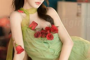 秀人网 - 图库更新！拍黄瓜girl和修女的捧腹时刻！