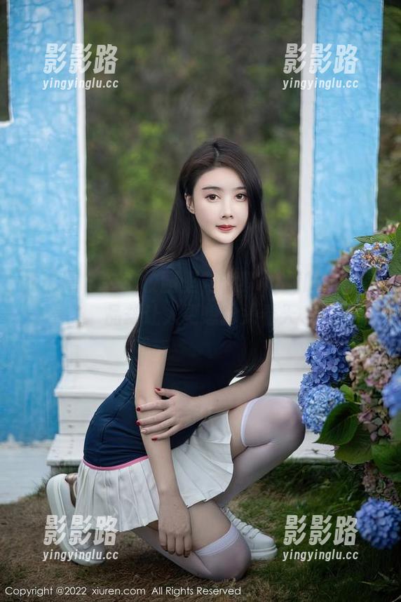 秀人网 - 在这校园里，晓梦may的全套作品却让人更想抬头看天