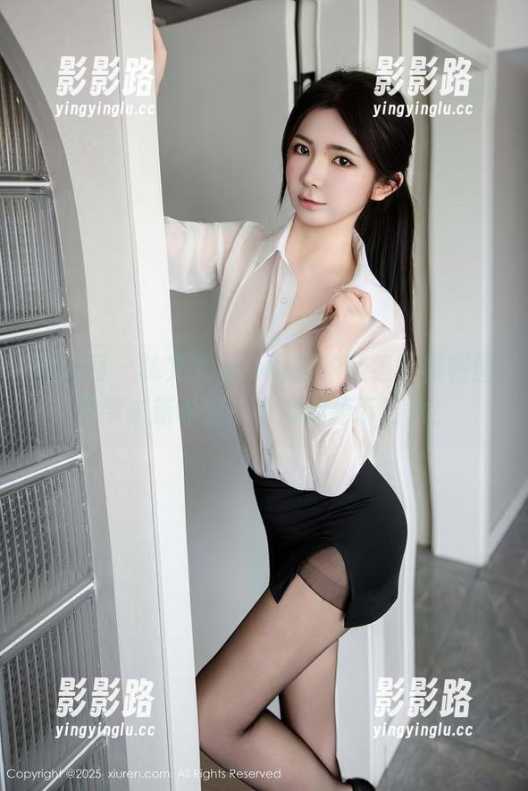 秀人网 - 林文文yooki厨娘升级，福利图包带来新希望，小心别掉下口水！