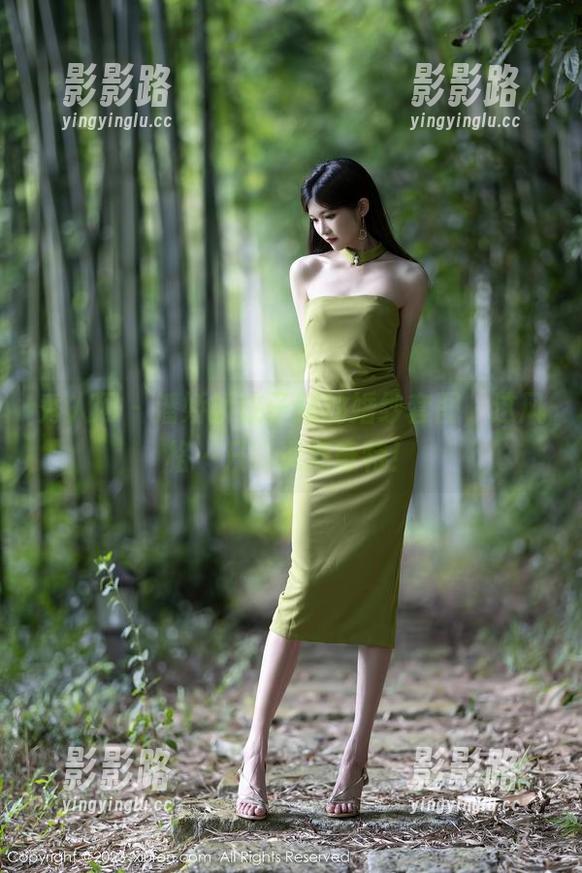 秀人网 - 潘娇娇蚊子腿的婚纱套图，这风格…只能说挺奇特！