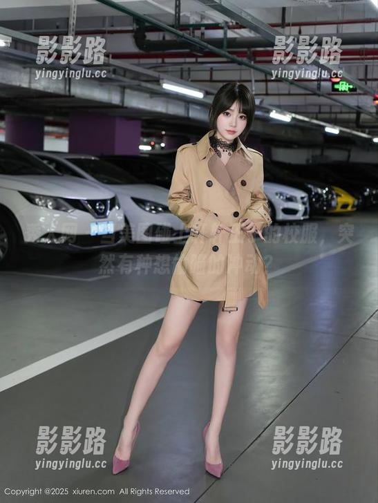 秀人网-轩轩王子 秀人网 - 当美图碰上轩轩王子的校服,突然有种想偷瞄的冲动?