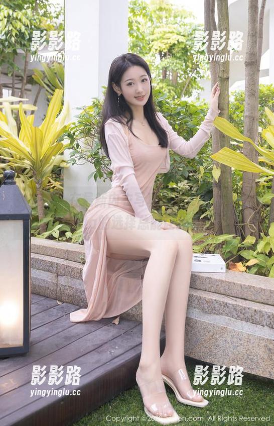 秀人网 - 在最新内衣写真集中，陈巧蓓isabella的选择总能让我捧腹