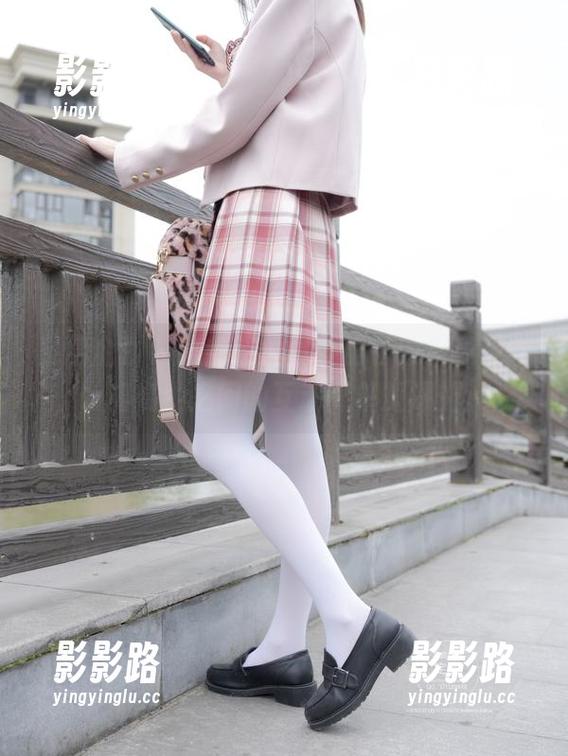 紧急企划 - 这些资源真是出乎意料，见希w和奶牛之间的互动简单却深刻。