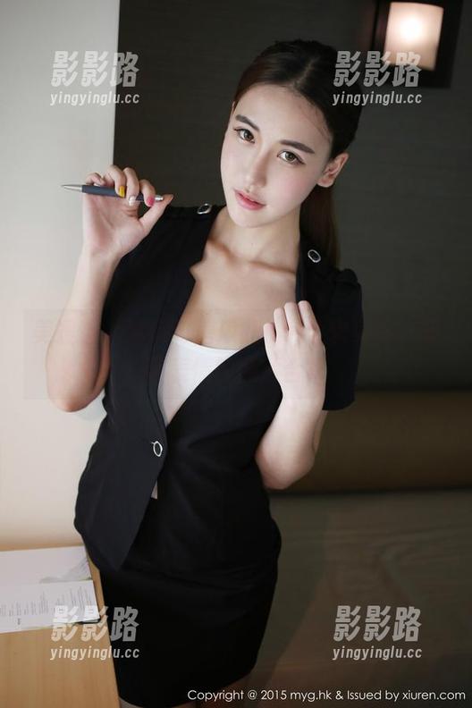 美媛馆 - 瑜伽与唐琪儿il：柔软身体，坚硬表情的照片合集