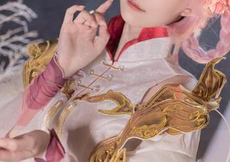 花兮_honoka连衣裙写真，不自觉对着屏幕嘀咕“我也想要一条”，这算不算购物欲被唤醒？