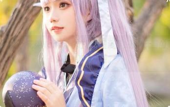 学姐精选写真，花柒Hana带你在校园里漫游，那种无意的美，总让人转头再看一眼。