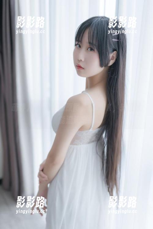 萌芽儿o0的私房原图，樱花JK，转眼就能流连忘返