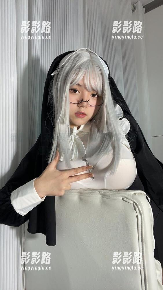 微密圈 - 无敌高清：打算走秀的高跟鞋，葱油饼er这姿势够绝了！
