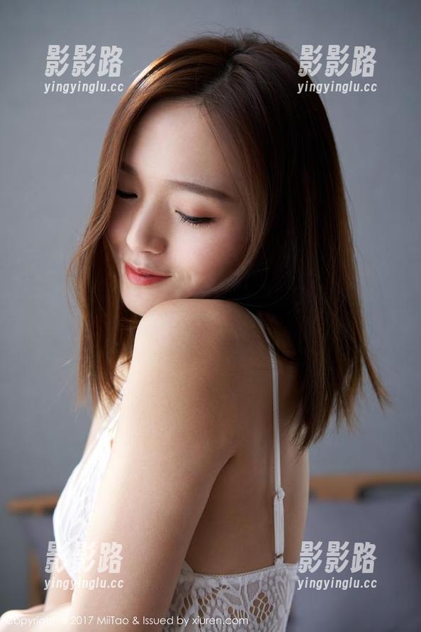 蜜桃社 - 第一眼就被李颖诗的女孩圈粉了，原图壁纸完全没问题！