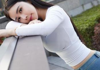 蜜桃社 - 琉璃lily的裸足照片，免费到你手软！