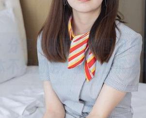 袜啵啵 - 分享小甜豆超长图包里的ol风：根本不想划走，就这么沉沦吧！