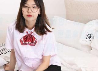 袜啵啵 - 小甜豆红丝图包：私拍新时代，不只是“纸上谈兵”，更是拿出真功夫的实际操作！