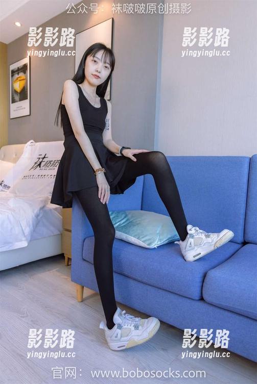 袜啵啵-瑶瑶 袜啵啵 - 瑶瑶的双马尾合集,感觉像是从校园小说里冒出来的角色,别说,我有点上瘾了。
