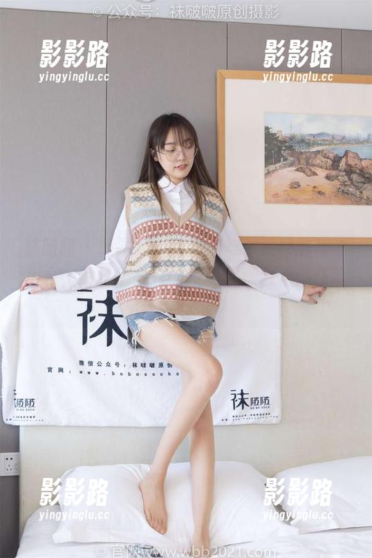 袜啵啵 - 新图册：甜甜圈与平底鞋的奇妙组合，猜猜当我在看的时候，眼神停在哪里？