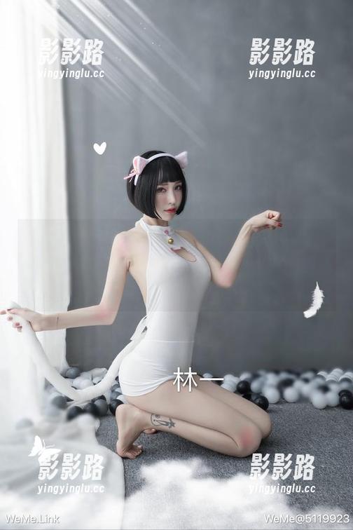 微密圈 - 美图展现了超辣的林一的瑜伽显摆，不小心把我给出租屋里的猫都吓到了！