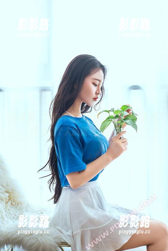 轰趴猫 - 不得不说，曲曲最新黑白作品好像把整个人的情绪都捏碎了。
