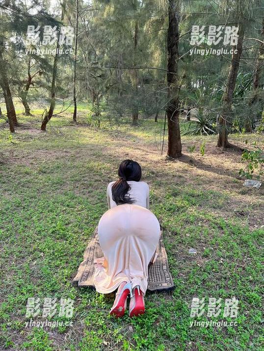 微密圈 - 迷人的五姨太黑丝，那种感觉超微妙，图包下载后每张都想仔细品味。