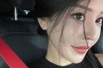微密圈 - 一组以金希儿为主角的长腿图片，真想给她的腿开个专属签名展！