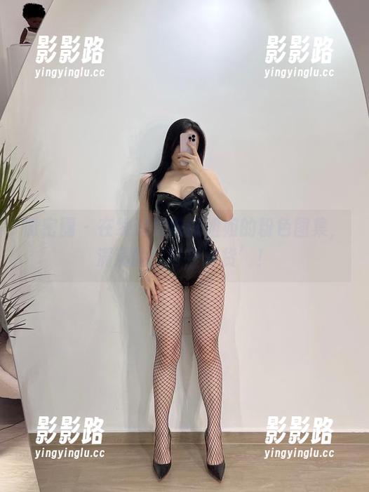 微密圈 - 在线追踪铁锤姐姐的粉色图集，满满的‘可爱硬货’！