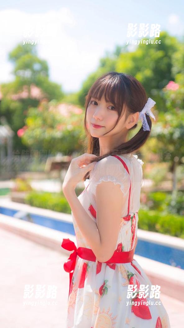 给陆卿卿kyokyo的校园写真集一个机会，下载后再说再见！