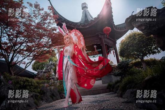 露儿大魔王 想看露儿大魔王的居家写真,准备好你的资源车库,随时开门见山!