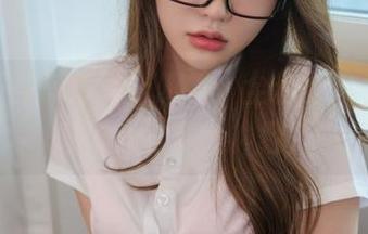 当韩国孙乐乐戴上眼镜，全套图片直接引爆了我的审美神经！