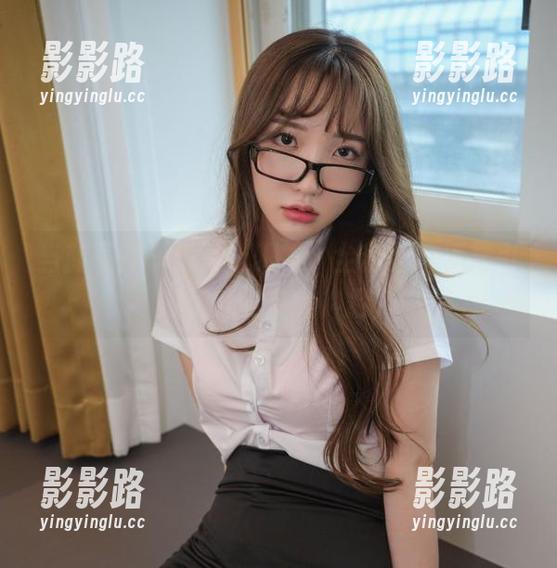 当韩国孙乐乐戴上眼镜，全套图片直接引爆了我的审美神经！